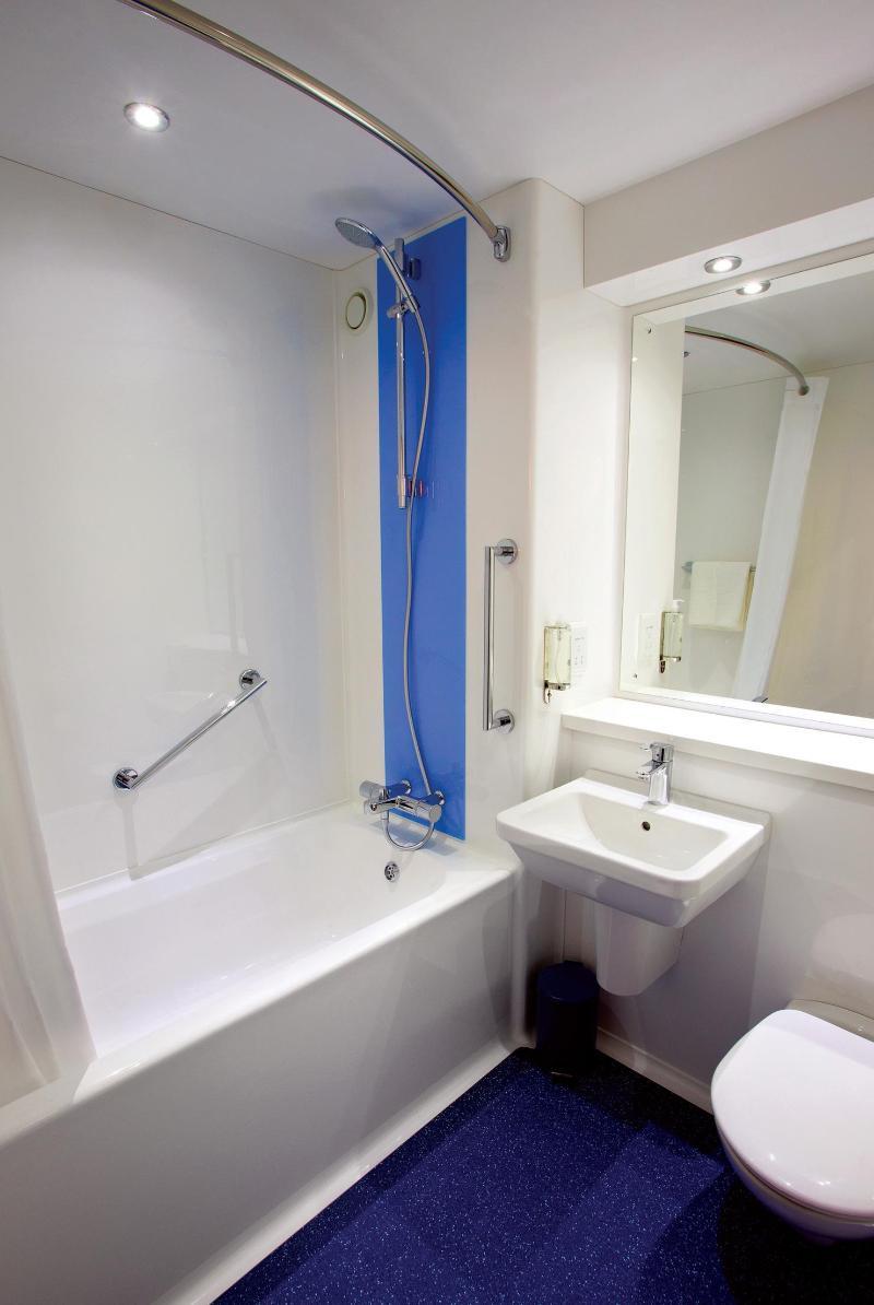 Travelodge London Greenwich High Road Exteriör bild